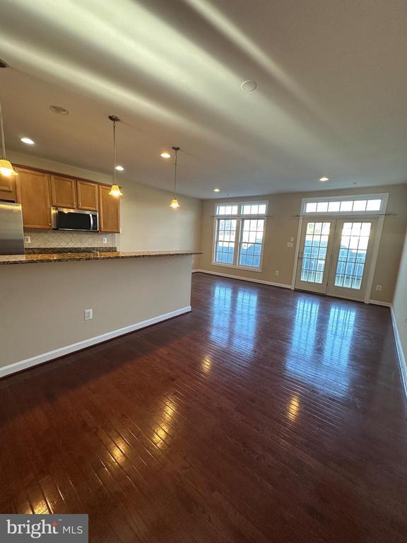 Foto del edificio - 9430 Dunraven St