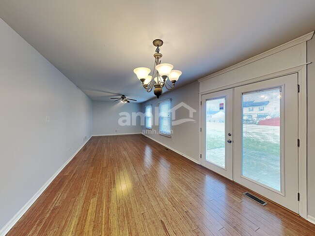 Building Photo - 1304 Lasser Dr