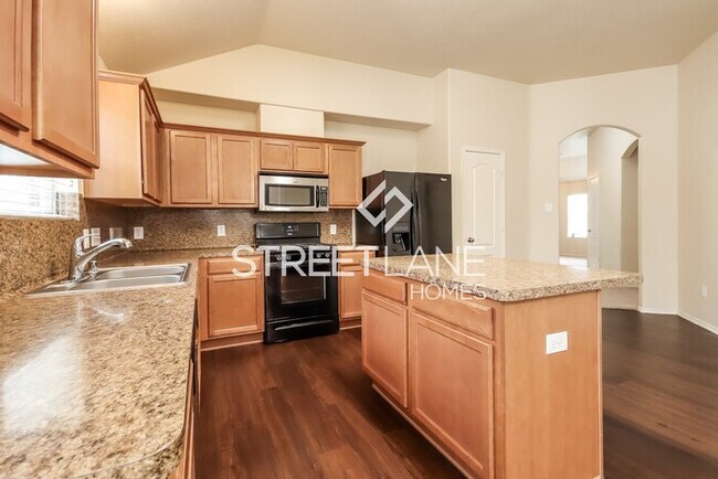Building Photo - REDUCED!