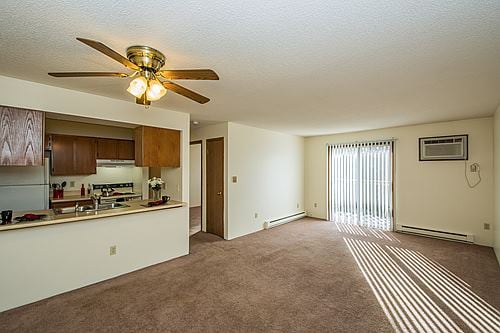 Living room - Woodside Park Apartments