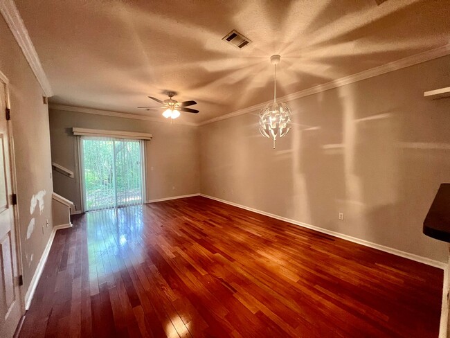 Building Photo - Beautiful Townhome in Timothys Landing