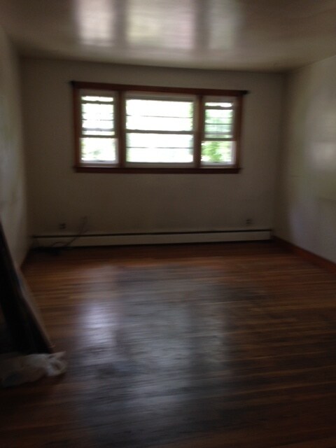 Building Photo - 230 Metropolitan Ave