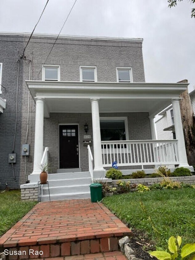 Primary Photo - 4 br, 3.5 bath House - 614 Franklin St. NE