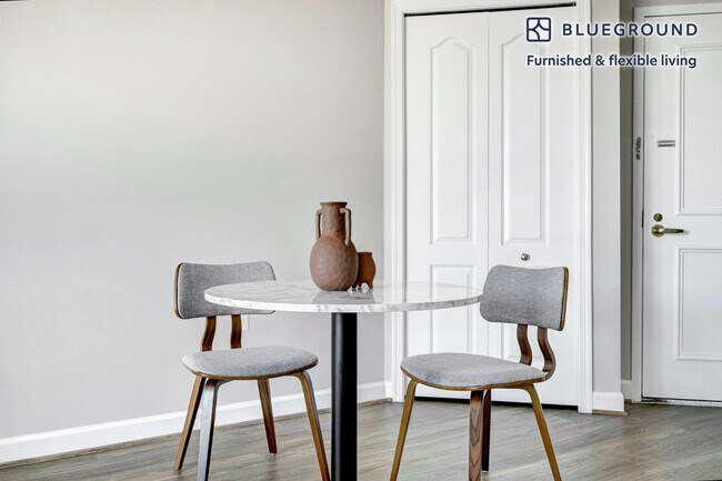 Foto del edificio - 2140 L St NW