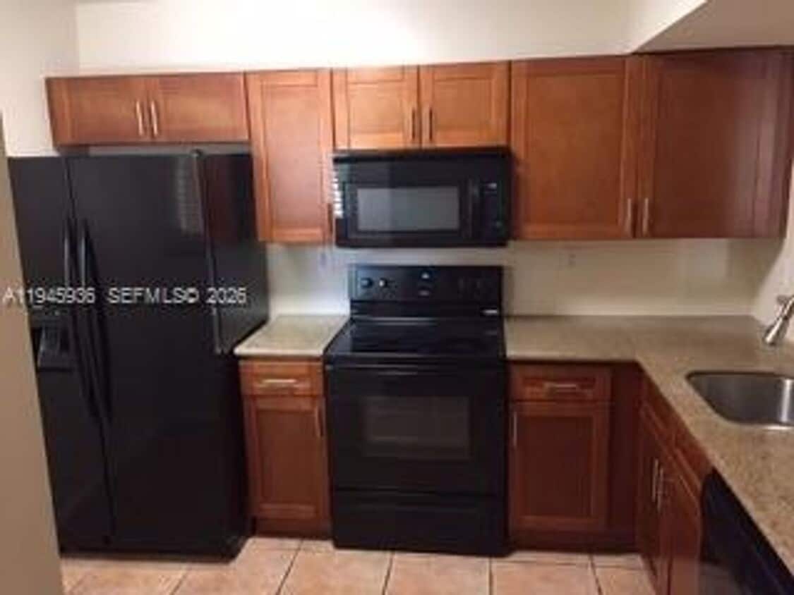 Photo - 4744 NW 114th Avenue 102, Doral, FL 33178