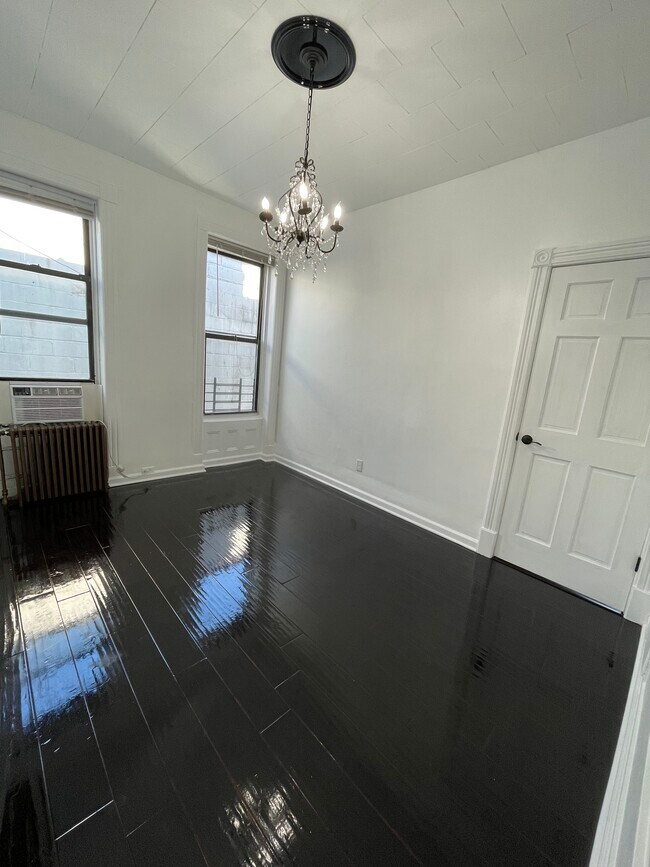 Living room - 466 49th St