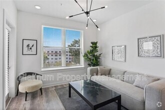 Building Photo - 525 Parkway Dr NE