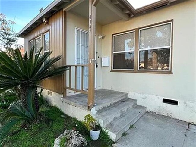 Building Photo - Jolly Home