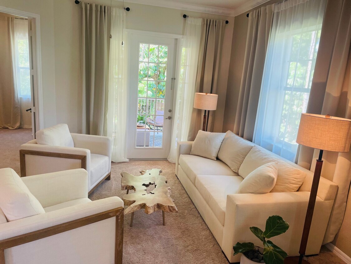 Foto principal - 1020 Peggy Cir