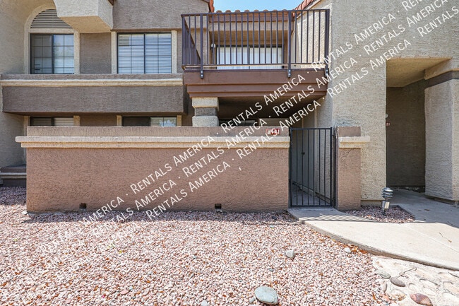 Building Photo - 1905 E University Dr