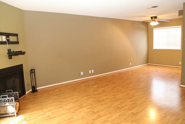 Building Photo - 26107 Frampton Ave