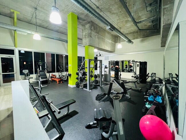 Foto del edificio - 1228 West Ave