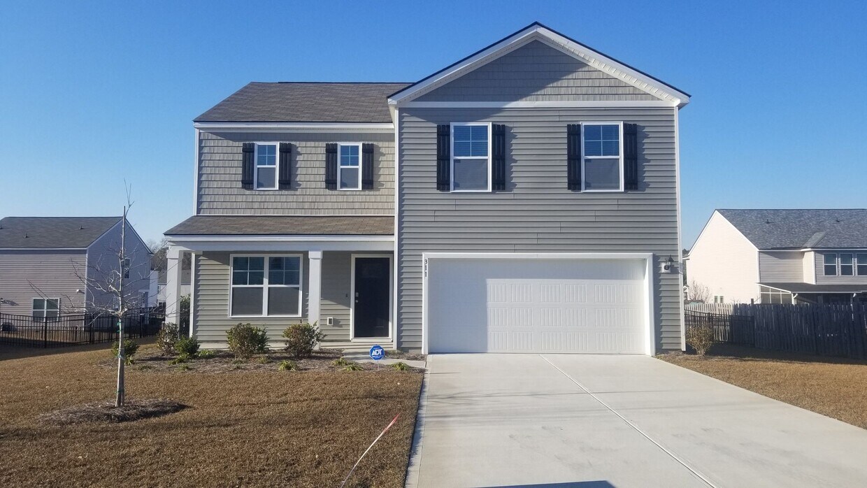 Primary Photo - FEBRUARY SPECIAL!!! $500 SECURITY DEPOSIT ...