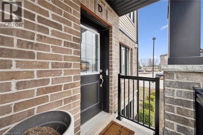 Building Photo - 164 Rochefort St.