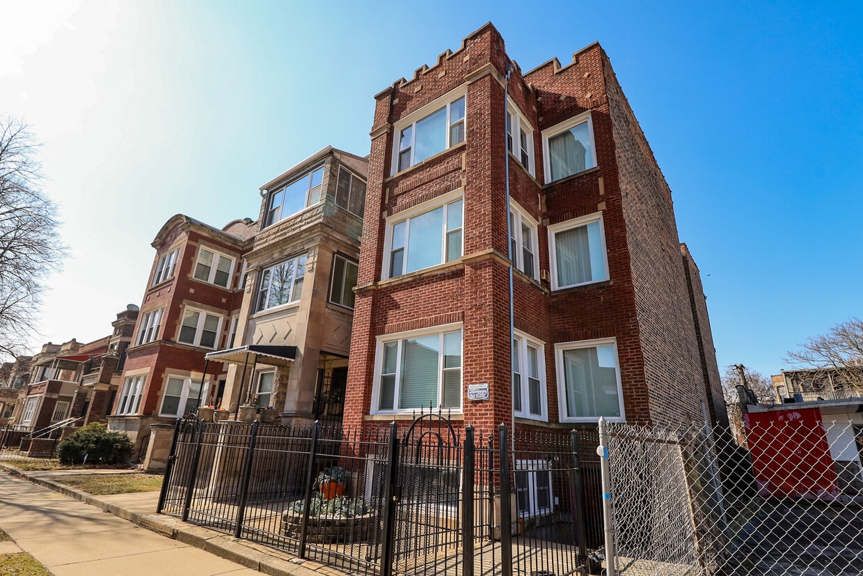 Primary Photo - 6110 S St Lawrence Ave