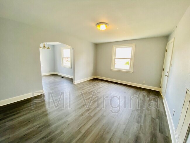 Foto del edificio - 3841 Chatham Cir