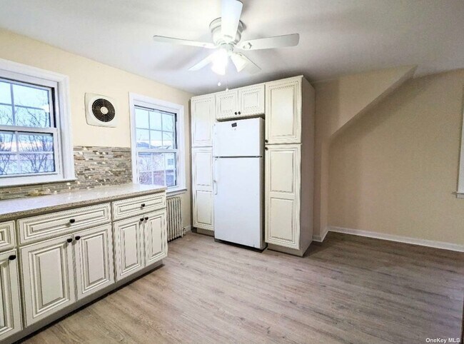 Foto del edificio - 156 Cornwell Ave