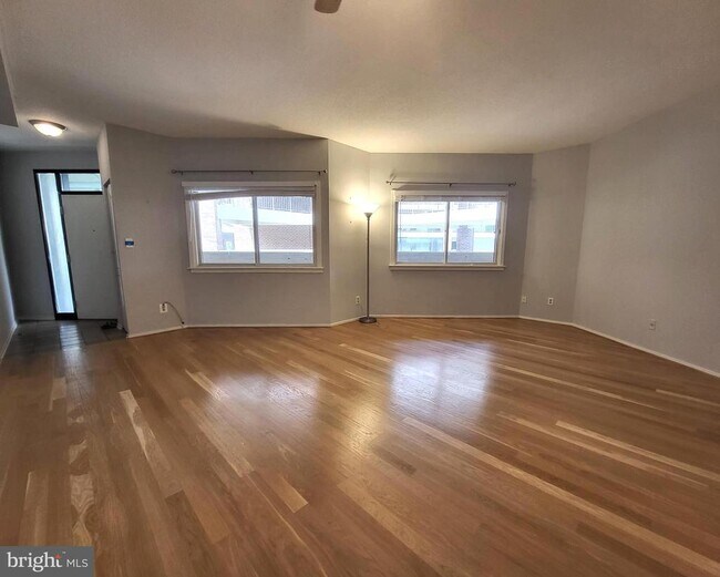 Foto del edificio - 1951 Sagewood Ln