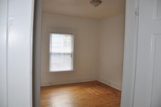 Building Photo - 109 Sanborn Ave