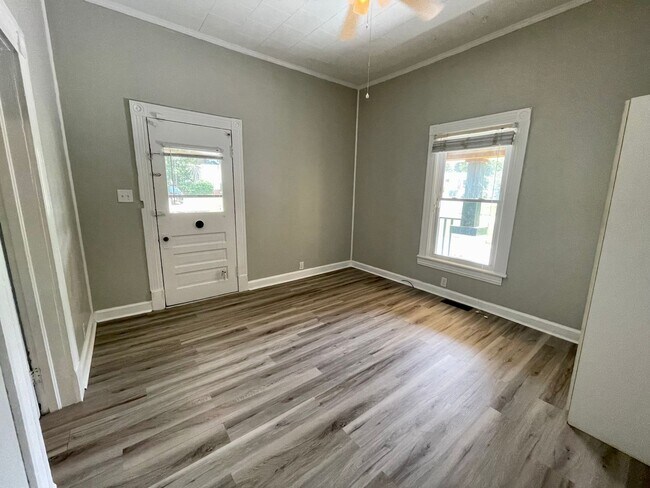 Foto del edificio - One of a Kind 3 bedroom, 2 bathroom Historic Home in Greensboro!