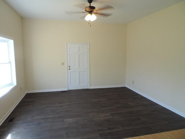 Foto del edificio - 123 Old Corinth Rd