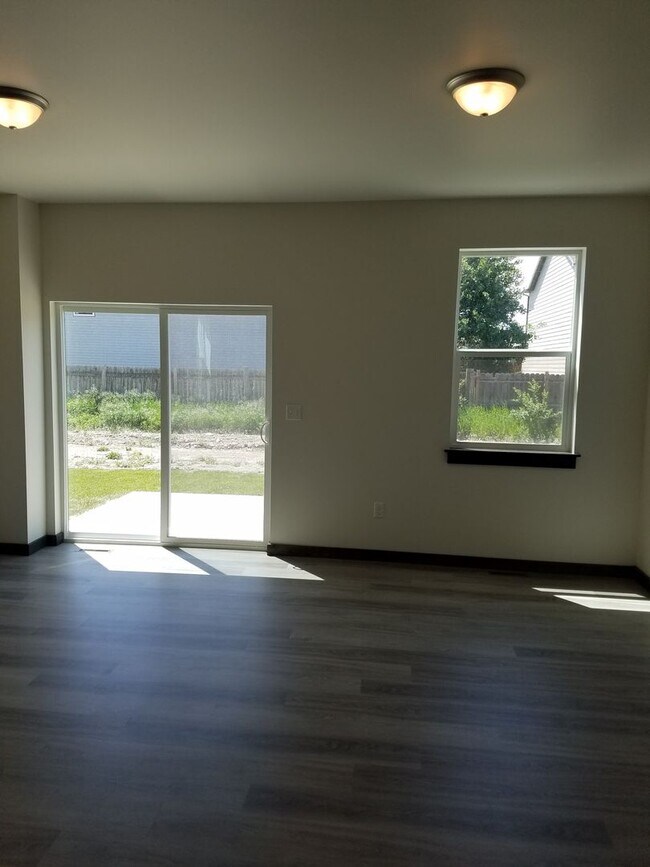 Foto del edificio - 1504 Butler Creek Ave