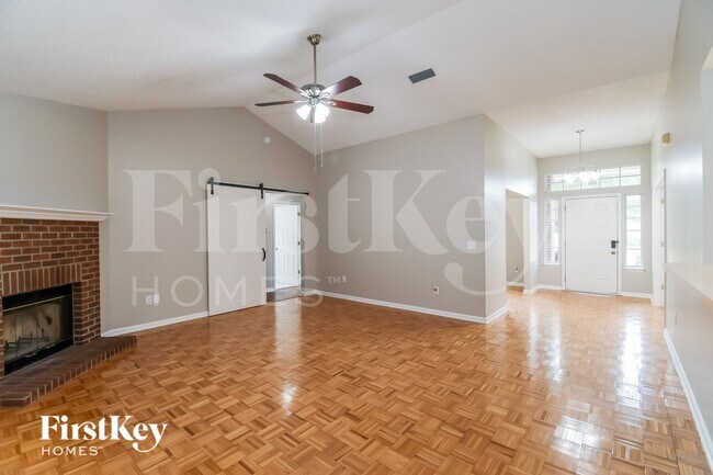 Foto del edificio - 5714 Plum Hollow Dr W