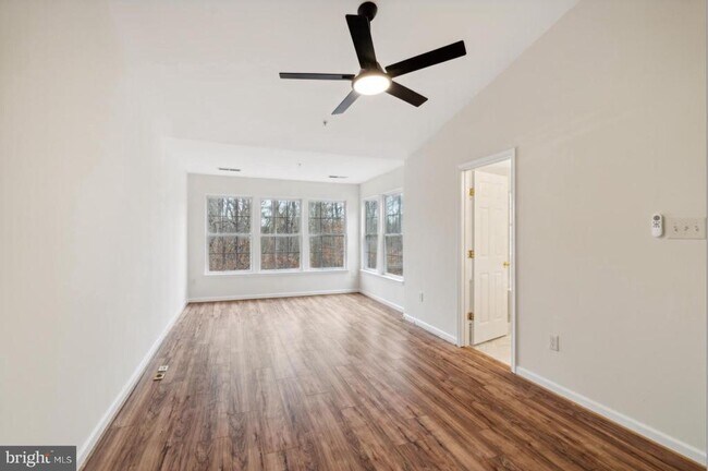 Foto del edificio - 8105 Pennington Dr