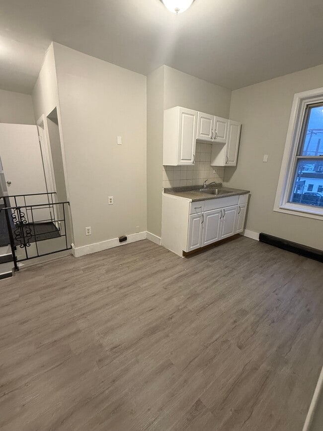 Building Photo - 2363 Orthodox St