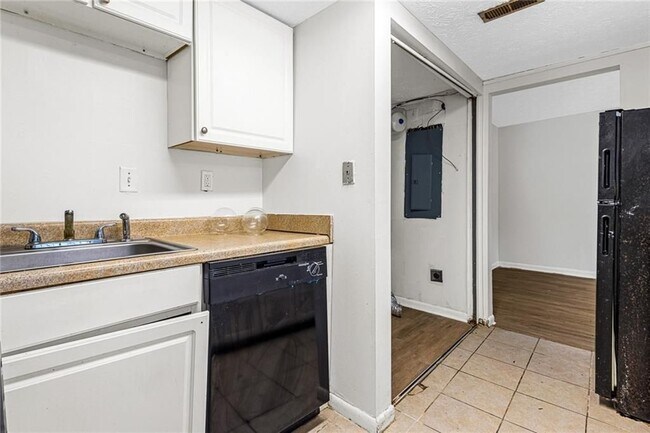 Building Photo - 3451 Cobbs Ferry Dr