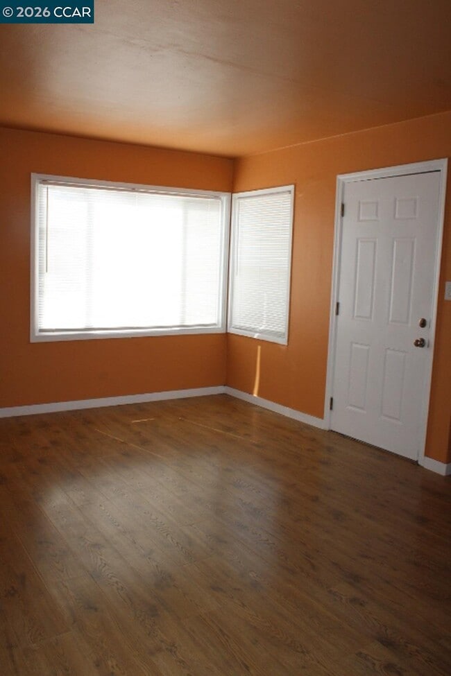 Foto del edificio - 2745 Rollingwood Dr