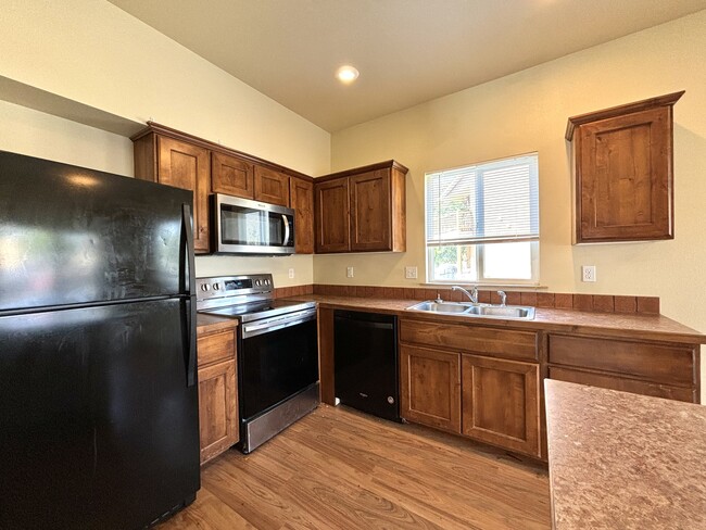 Building Photo - 929 N Bonsai Ln