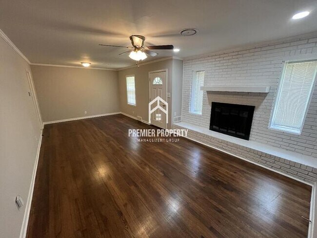 Foto del edificio - 4837 Knight Arnold Rd