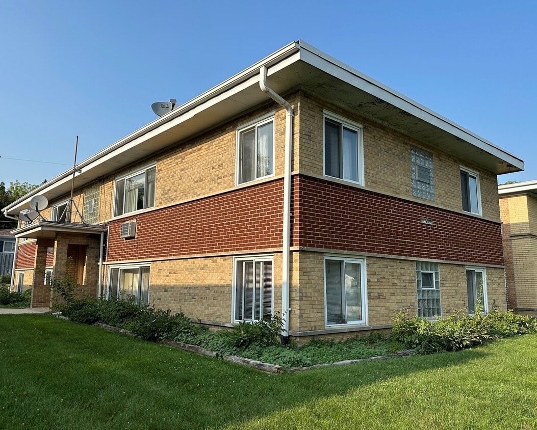 27W154 Cooley Ave, Winfield, IL 60190 House Rental in Winfield, IL