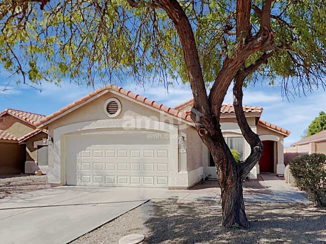 Building Photo - 242 S Valle Verde