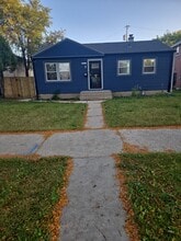 Building Photo - 2417 W Roosevelt Dr