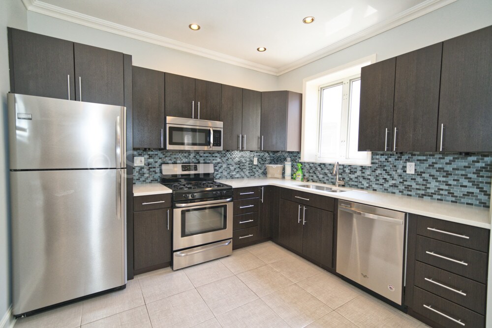 Primary Photo - 47-26 46th St