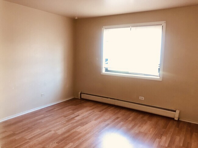 Foto del edificio - 8238 Woodland Dr