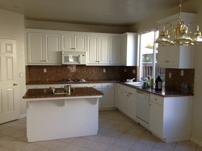 Foto del edificio - 331 Apple Blossom Ln