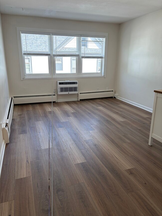 estudio 22 - 409 University Ave SE