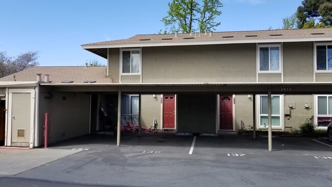 Foto del edificio - 2015 Olivera Rd