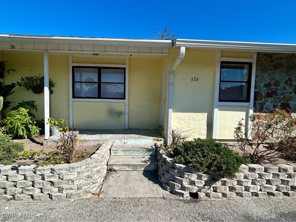 Primary Photo - 4052 Bayshore Dr