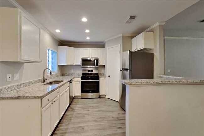 Building Photo - 12303 Flaxen Dr