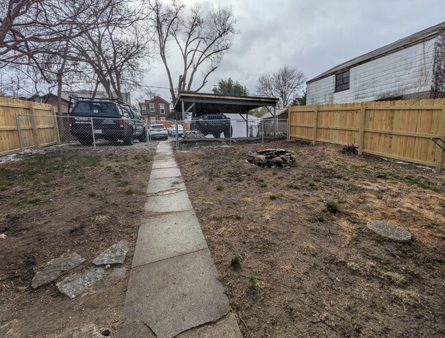 Building Photo - 416 6th Ave