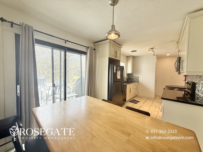 Building Photo - Furnished 2-Bedroom Apartment with Parking, Internet & Backyard Deck – Oshawa