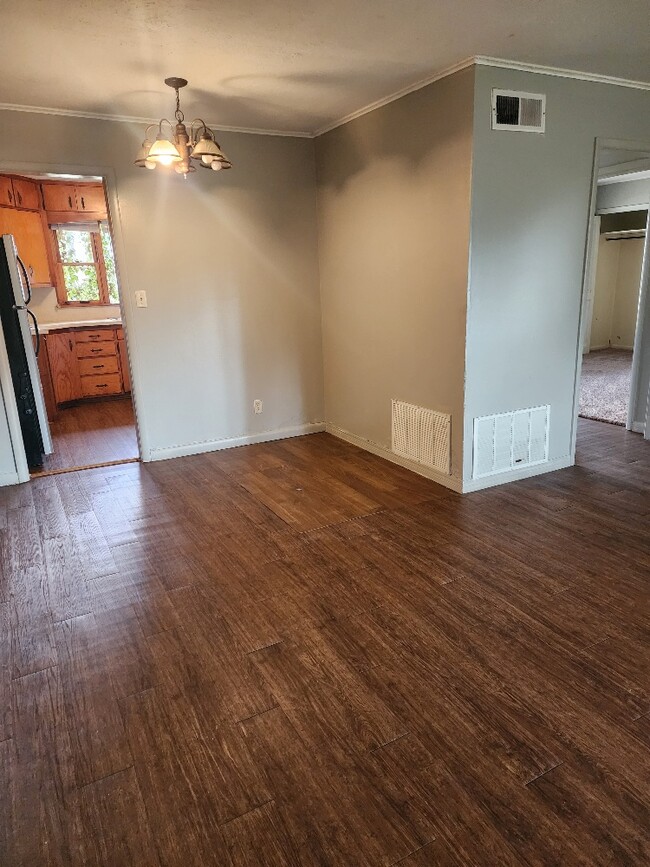 Foto del edificio - 2705 W Oklahoma Ave