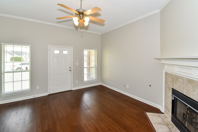 Building Photo - 4088 Ravenwood Dr N