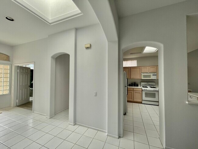 Building Photo - 37533 Golden Pebble Ave