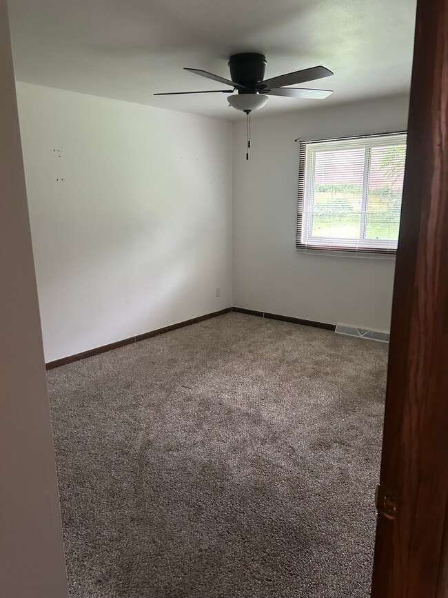 Building Photo - 1229 S Thompson Dr