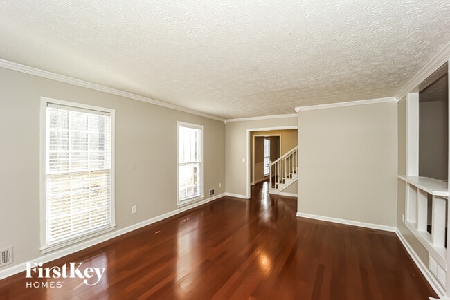 Building Photo - 205 N Fayette Dr